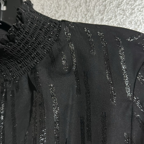 Elan Smocked waist Top size Small - Picture 9 of 9